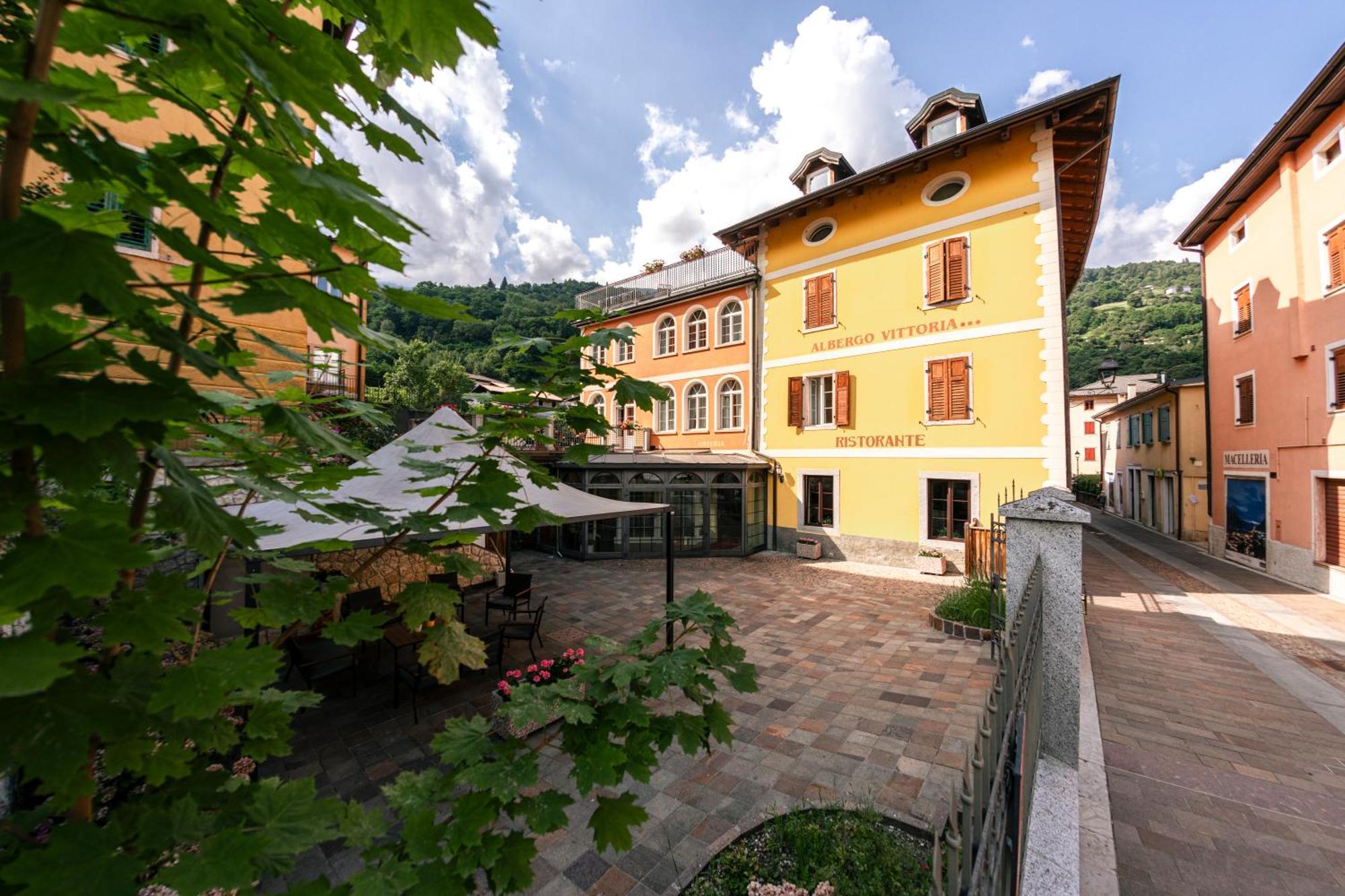 Hotel Vittoria Roncegno Esterno foto